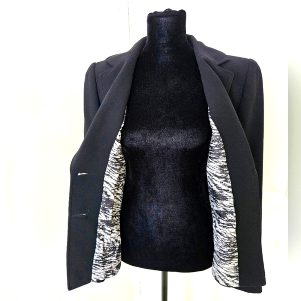 Tahari Blazer - Picture 4 of 7